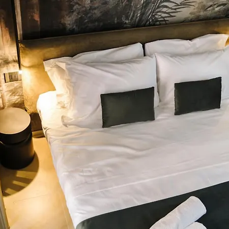 לינה וארוחת בוקר Aquasuite - Luxury Experience &