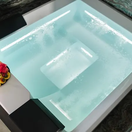 Nocleg ze śniadaniem Aquasuite - Luxury Experience &