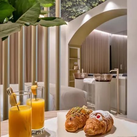 לינה וארוחת בוקר Aquasuite - Luxury Experience & 4*