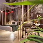 Aquasuite - Luxury Experience & Oda ve Kahvaltı 4*